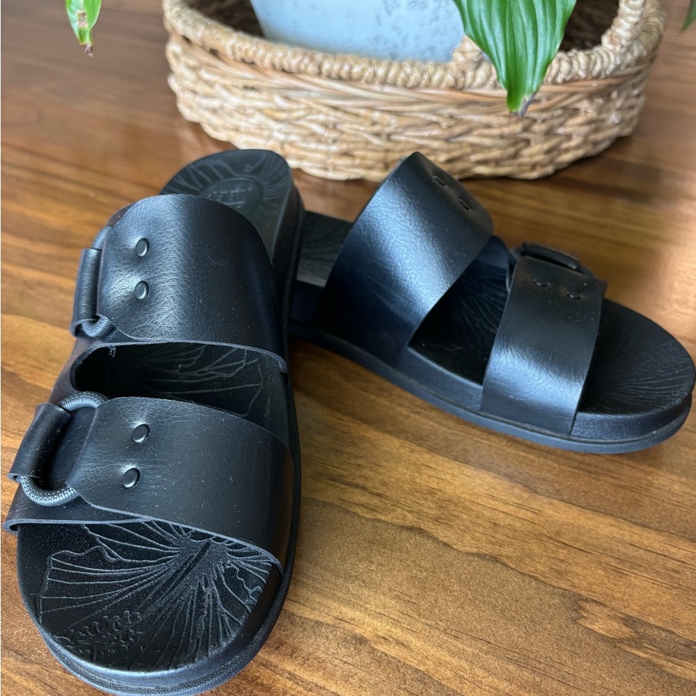 Reef Sandals - Picture 2 of 3